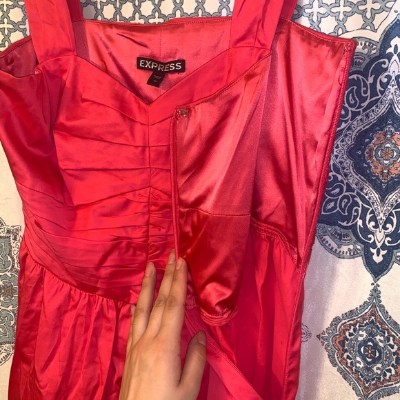 Red dress EXPRESS size 10 - Picture 3 of 4